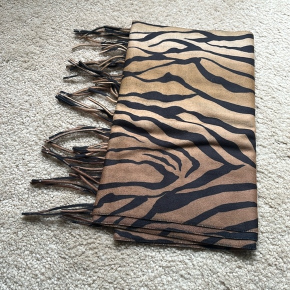 NWT Vintage Cashmink Prints V. Fraas Animal Print Scarf - Picture 5 of 11